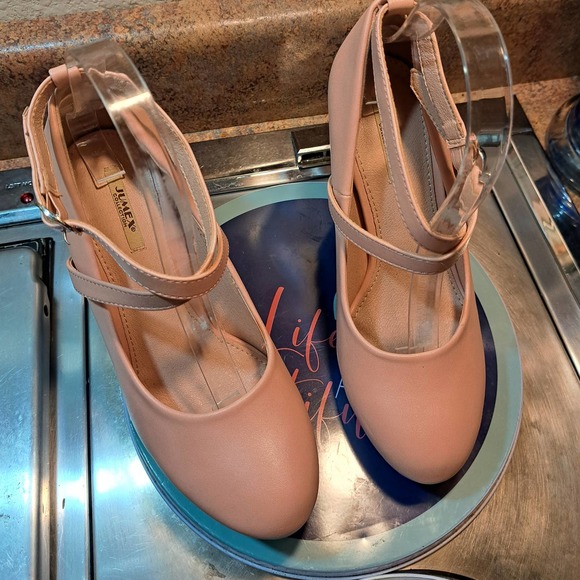 Beautiful 4 inch Nude Color ankle strap beauties - SZ 8 - Picture 3 of 10